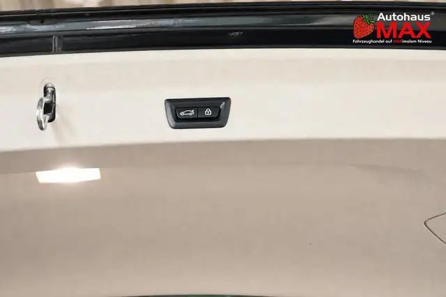 BMW X3 view 12