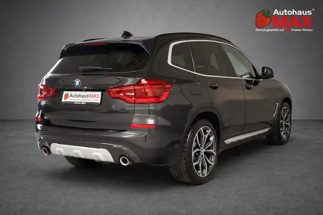 BMW X3 view 6