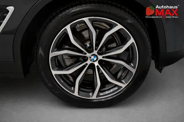 BMW X3 view 10