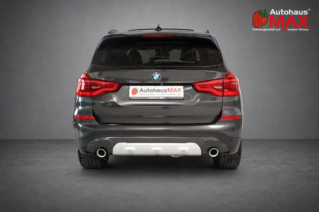 BMW X3 view 5