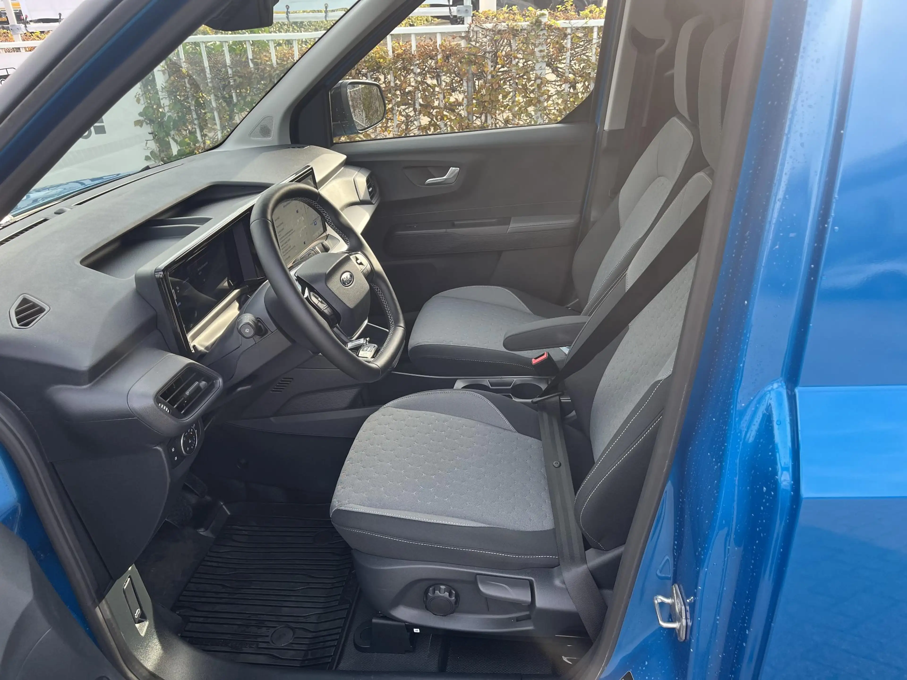 Ford E-Transit Cour. Limited 44 kWh | Adaptive Cruise Ctrl. | Tre — photo 8