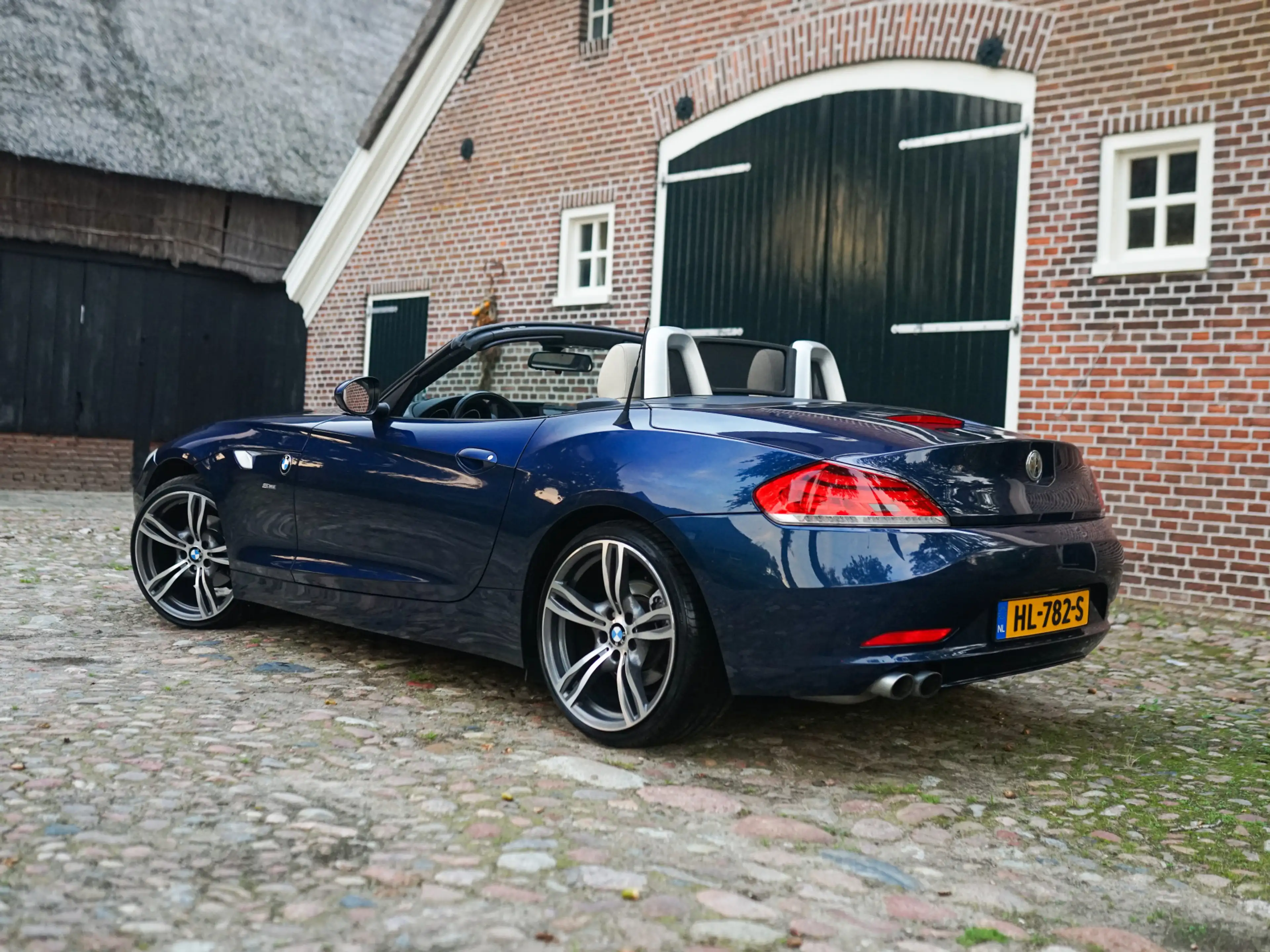 BMW Z4 [E89] sDrive23i Aut. l Navi l 19" l Leder l Climat — photo 2