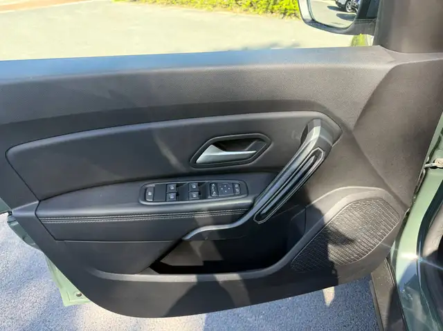 Dacia Duster view 13