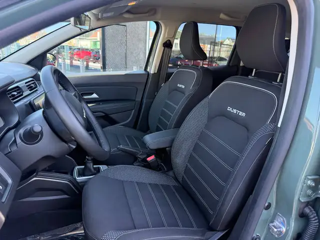 Dacia Duster view 11