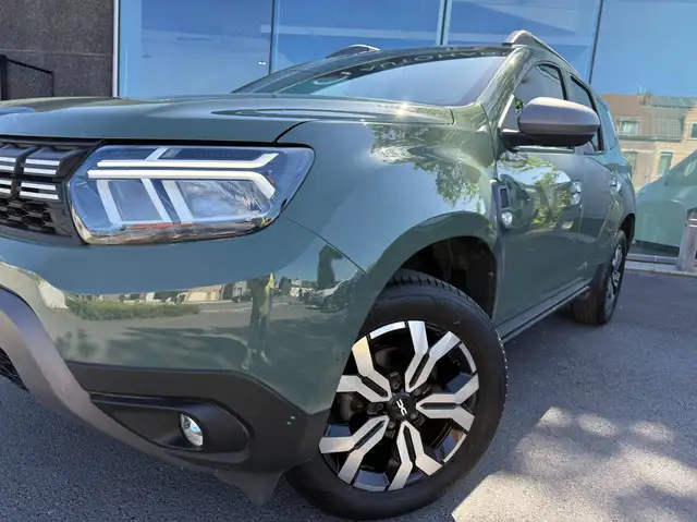 Dacia Duster view 3