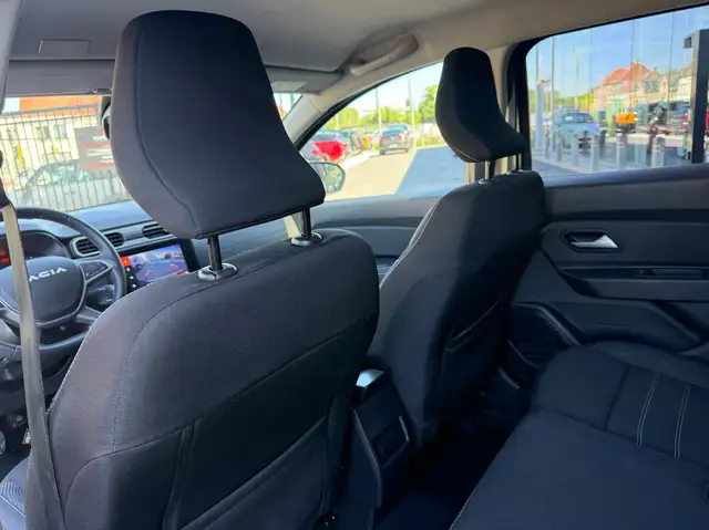 Dacia Duster view 15