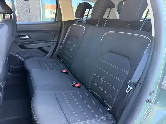 Dacia Duster view 14