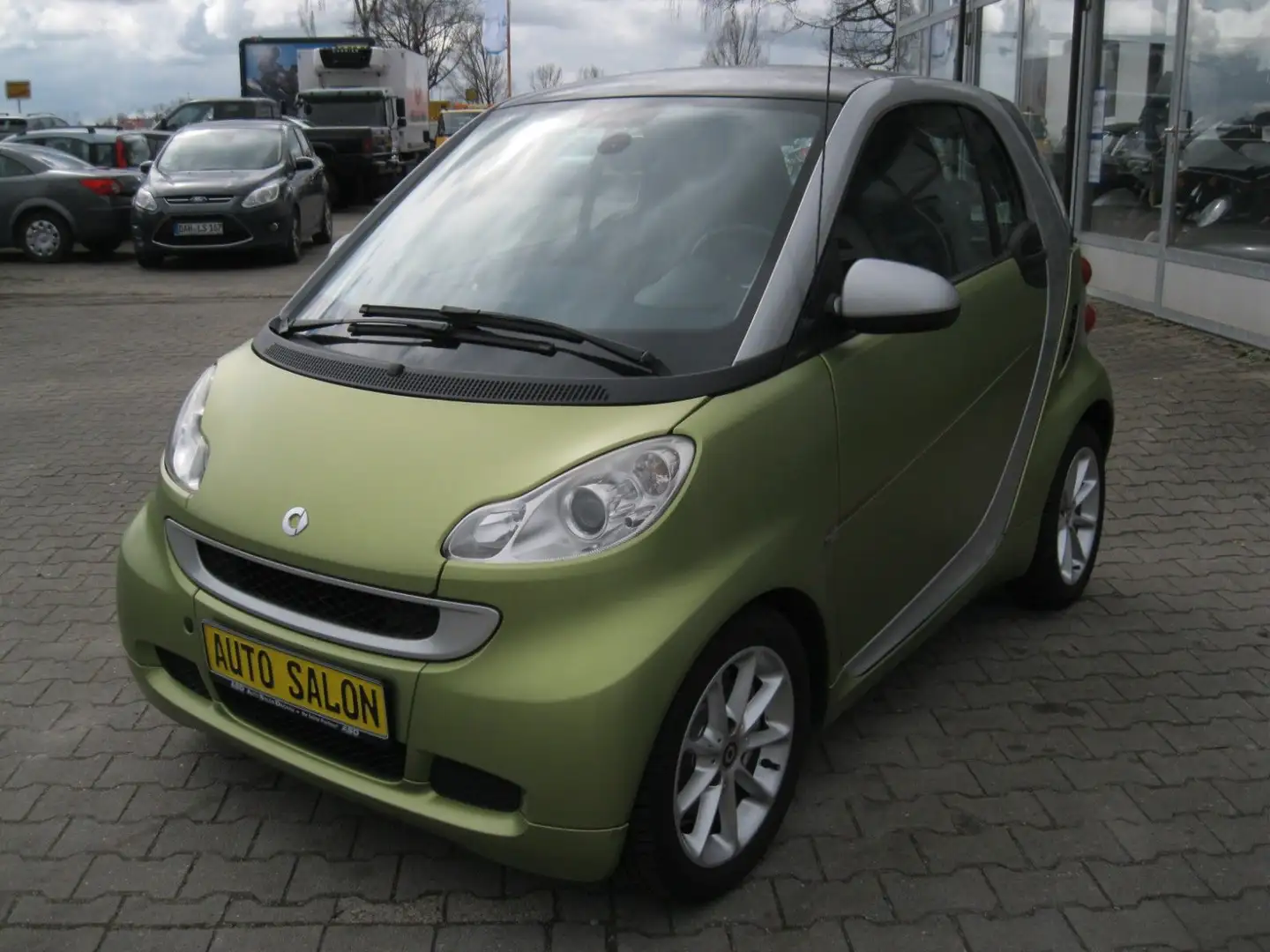 smart forTwo Passion 1.0 MHD 52kW *Shzg+Servo+Navi* Grün - 1