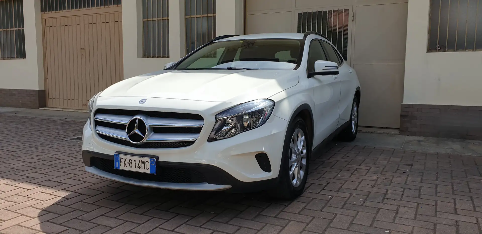 Mercedes-Benz GLA 180 GLA 180 d Business Weiß - 1