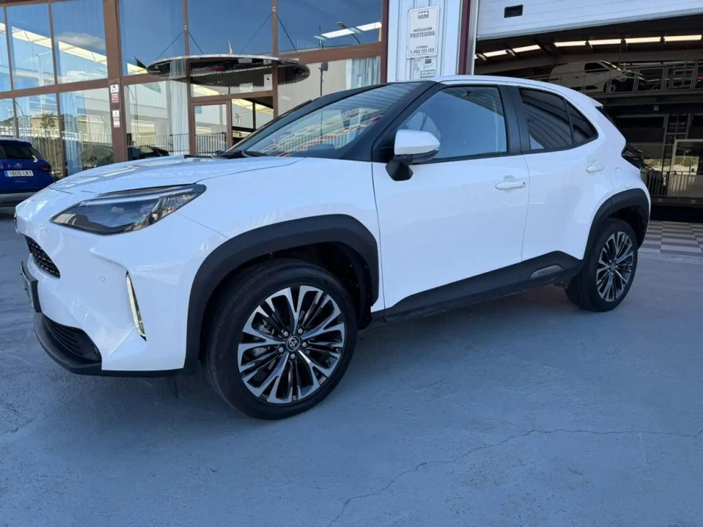 Toyota Yaris Cross 120H Style Plus Blanco - 1