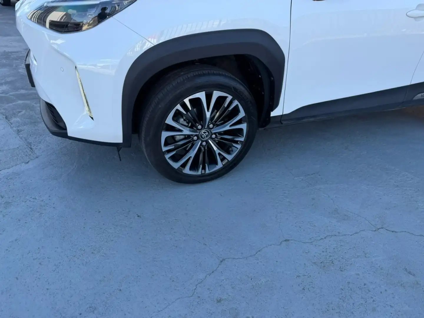 Toyota Yaris Cross 120H Style Plus Blanco - 2