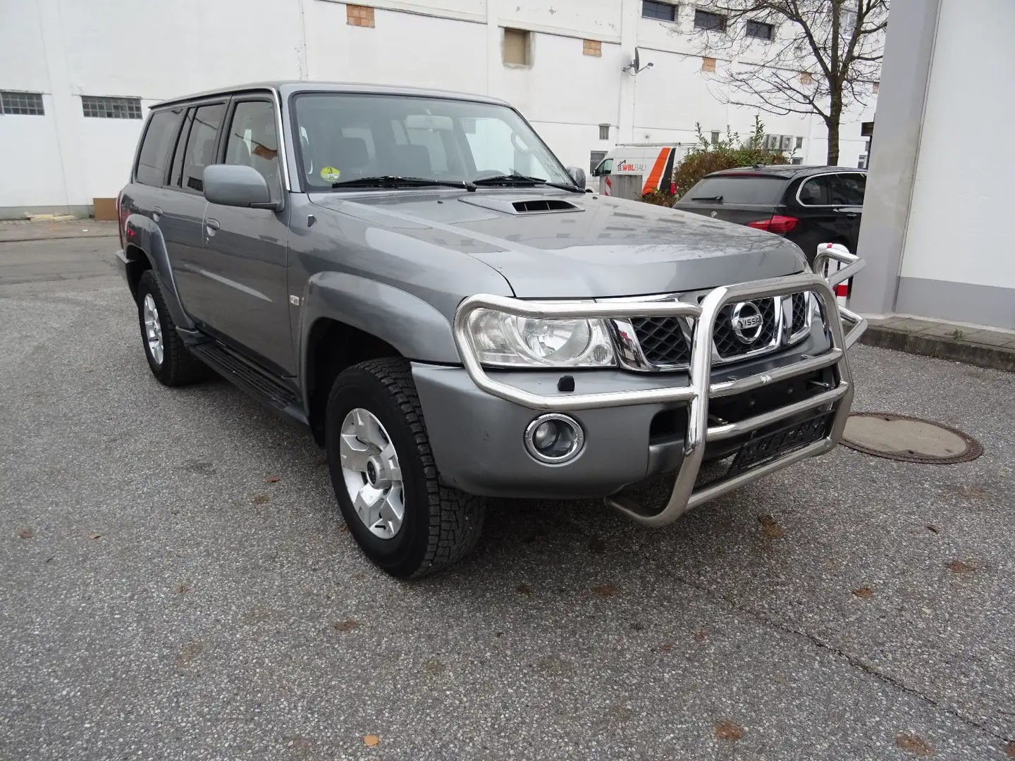 Nissan Patrol GR 3.0l dCi 4x4 Automatik Elegance Lang Grau - 1