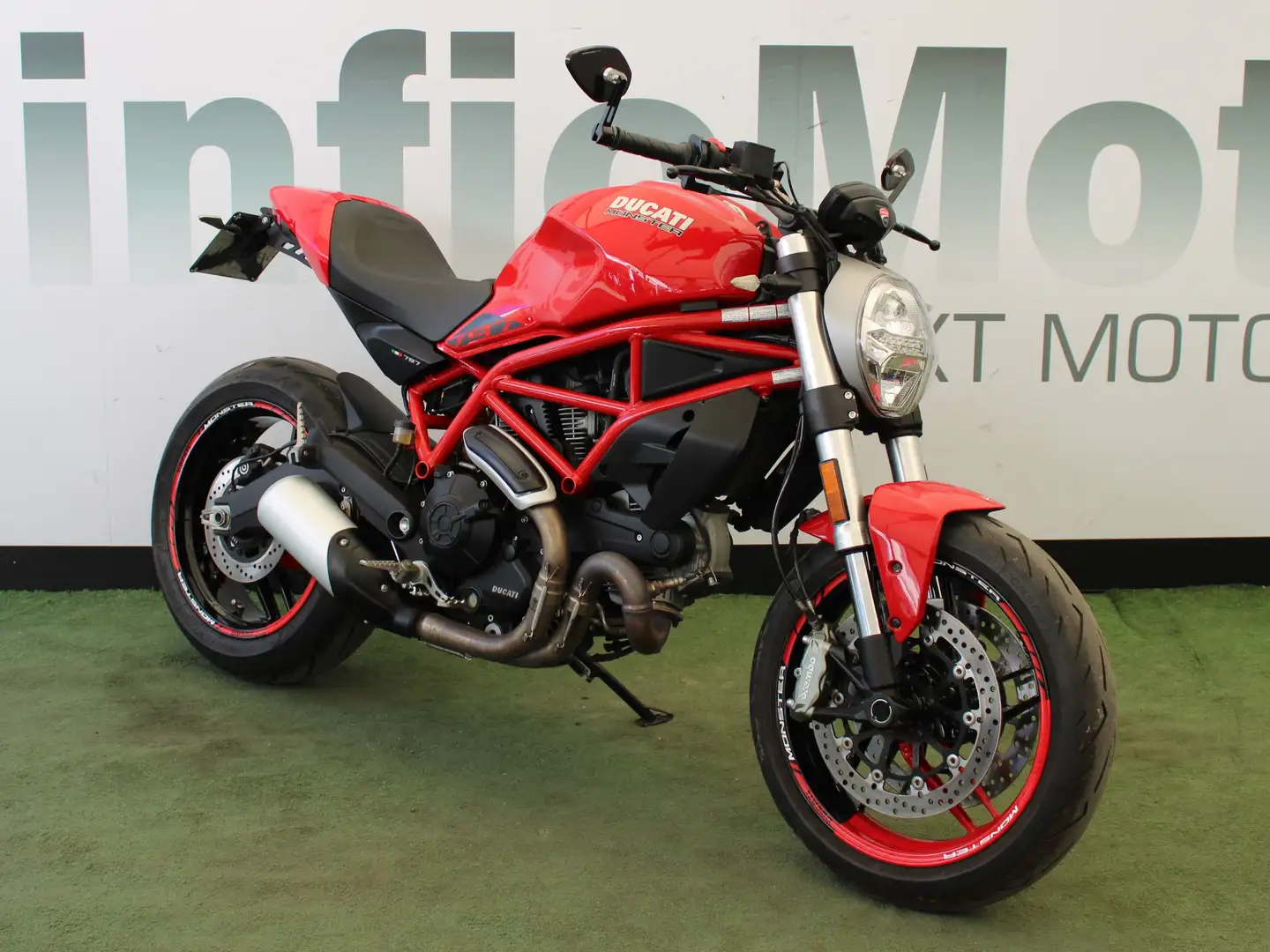 Ducati Monster 797 - 2