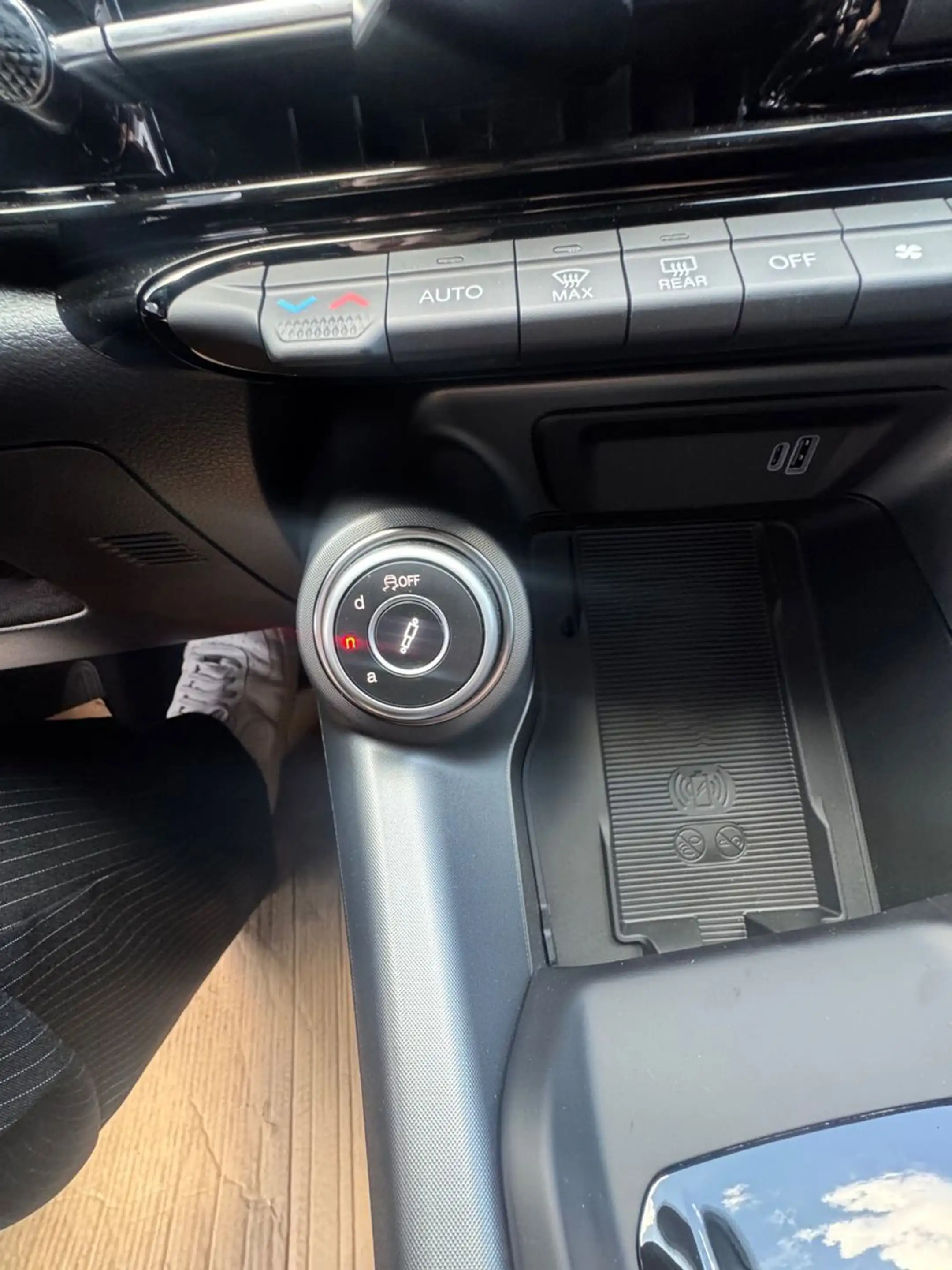 Alfa Romeo Tonale Ibrida VELOCE Ibrida 175 — photo 14