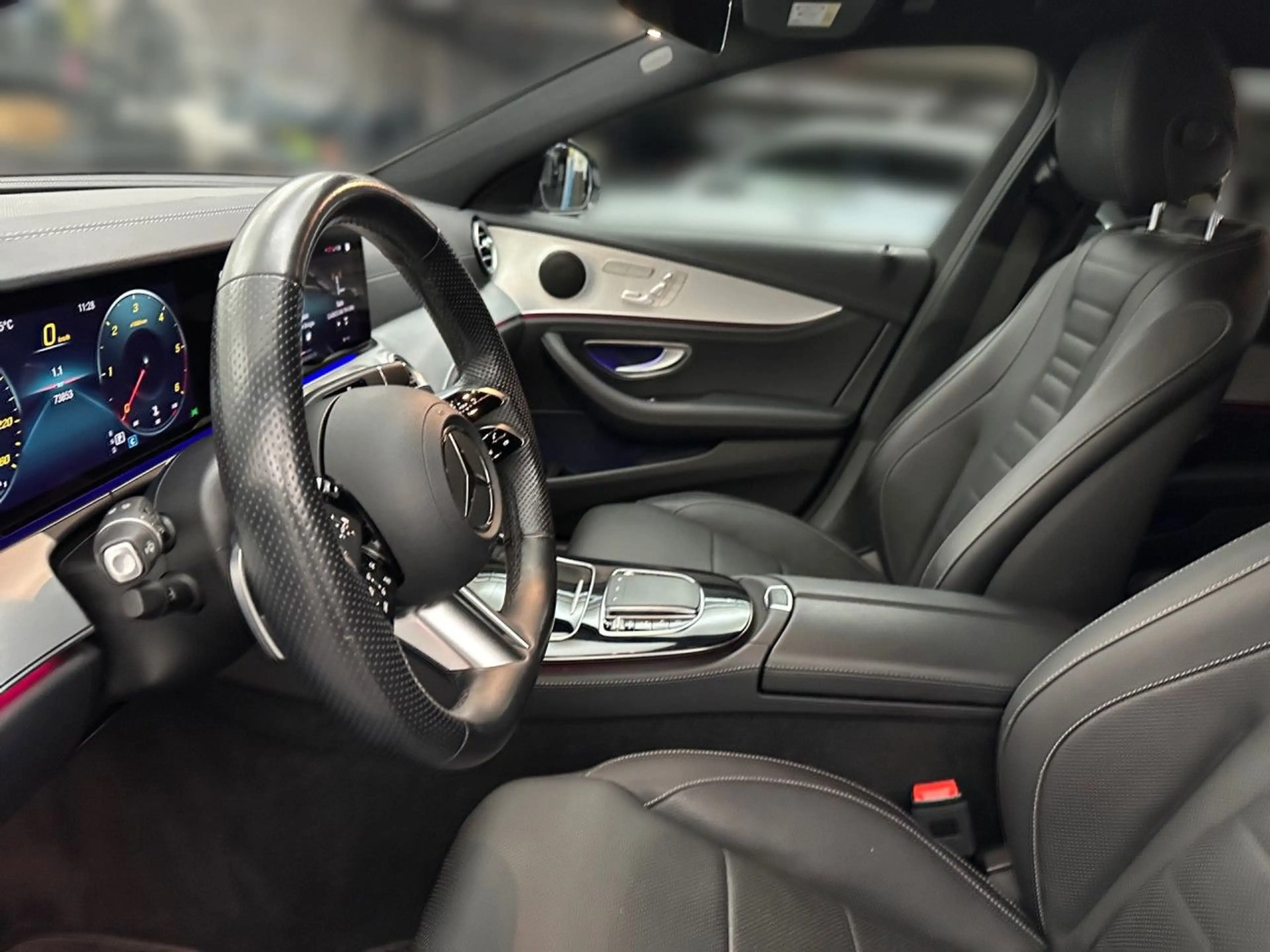 Mercedes-Benz E 400 d T 4M AMG Fahrass WideScreen Distr+ LED PTS — photo 9