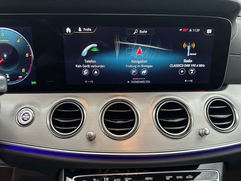 Mercedes-Benz E 400 d T 4M AMG Fahrass WideScreen Distr+ LED PTS — photo 11