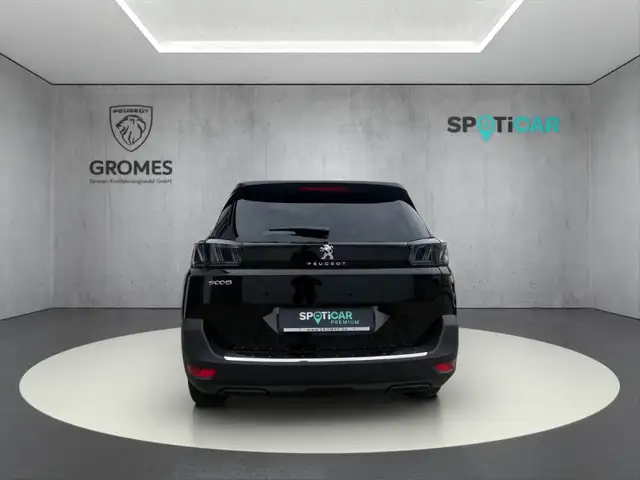 Peugeot 5008 view 4