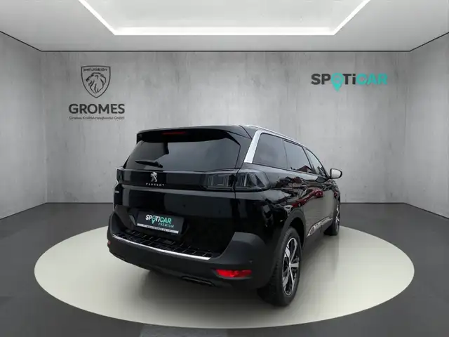 Peugeot 5008 view 3