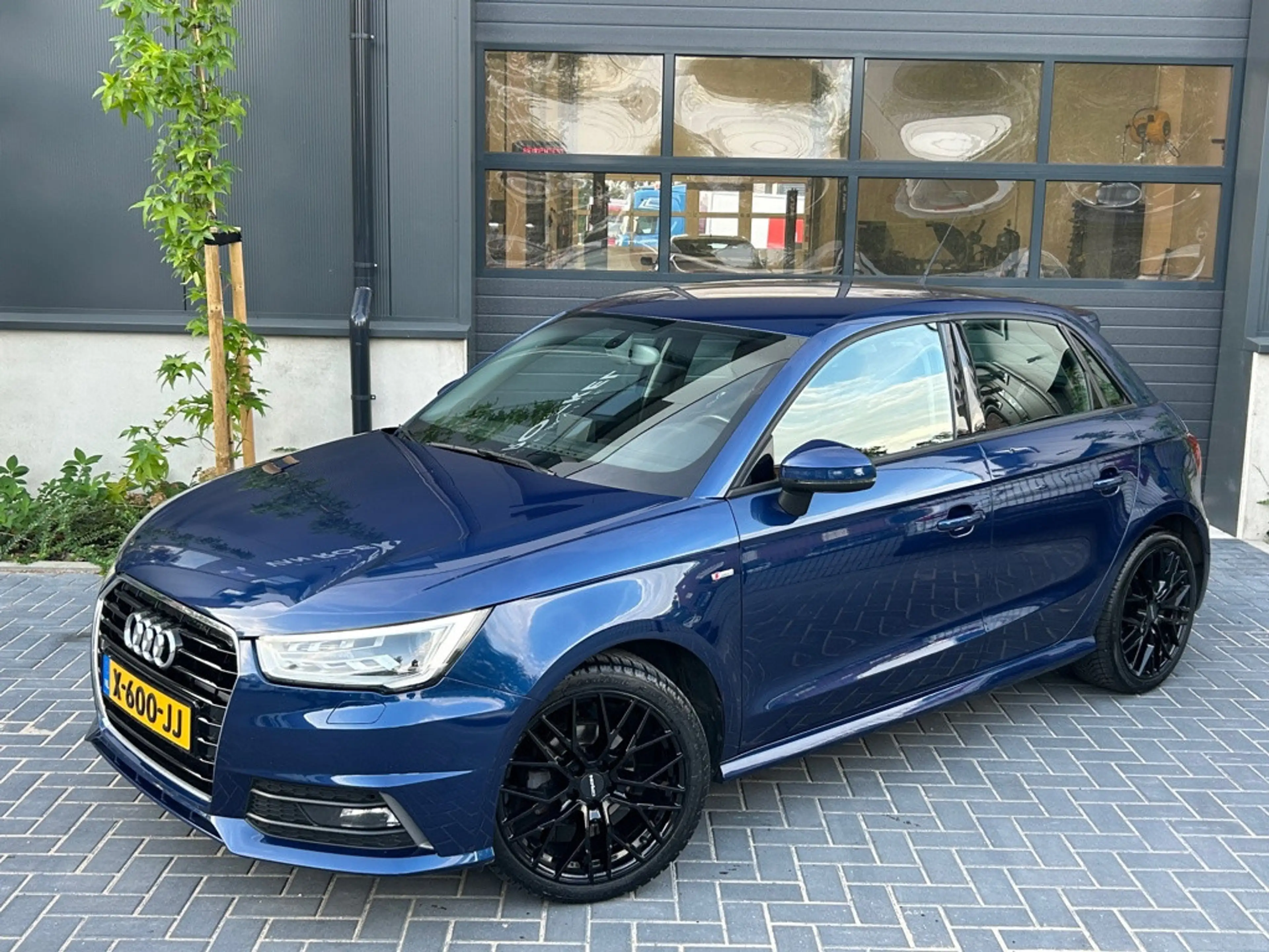Audi A1 Sportback 1.0 TFSI Sport Pro Line S| Navigatie | P
