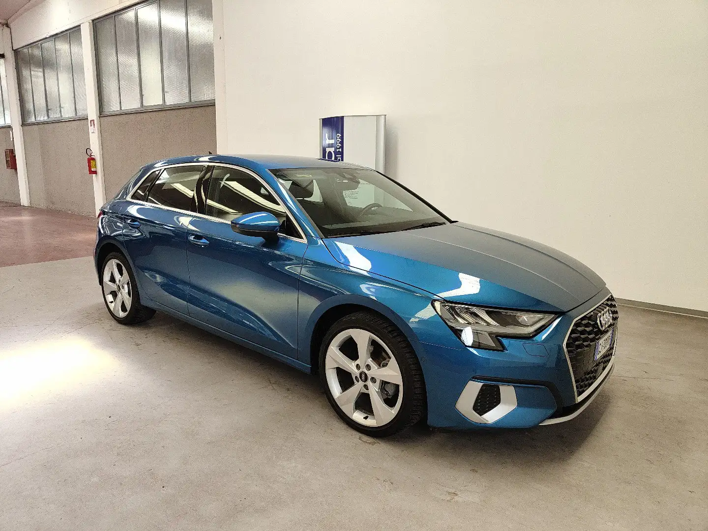 Audi A3 SPB 35 TDI 150 cv S tronic Navi Fari LED DAB 18” Blu/Azzurro - 2