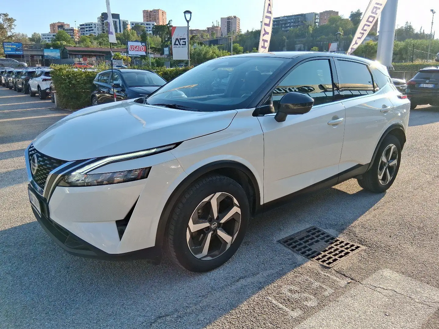 Nissan Qashqai Qashqai MHEV 140 CV N-Connecta Weiß - 1