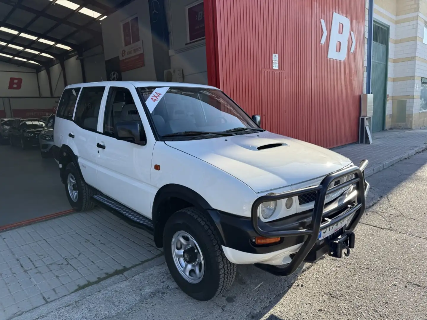 Nissan Terrano 2.7 TDi Comfort Alb - 2