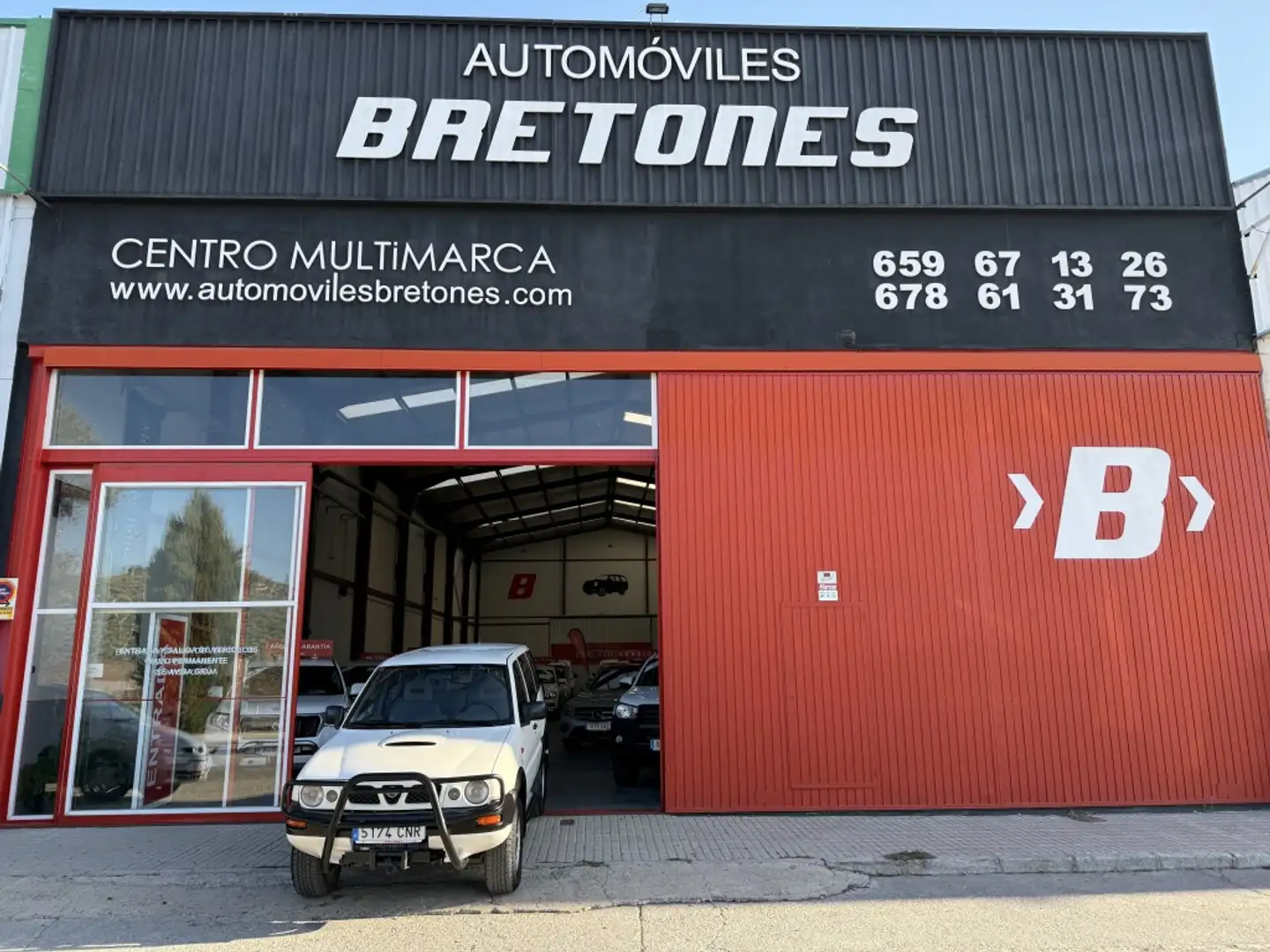 Nissan Terrano 2.7 TDi Comfort Alb - 1