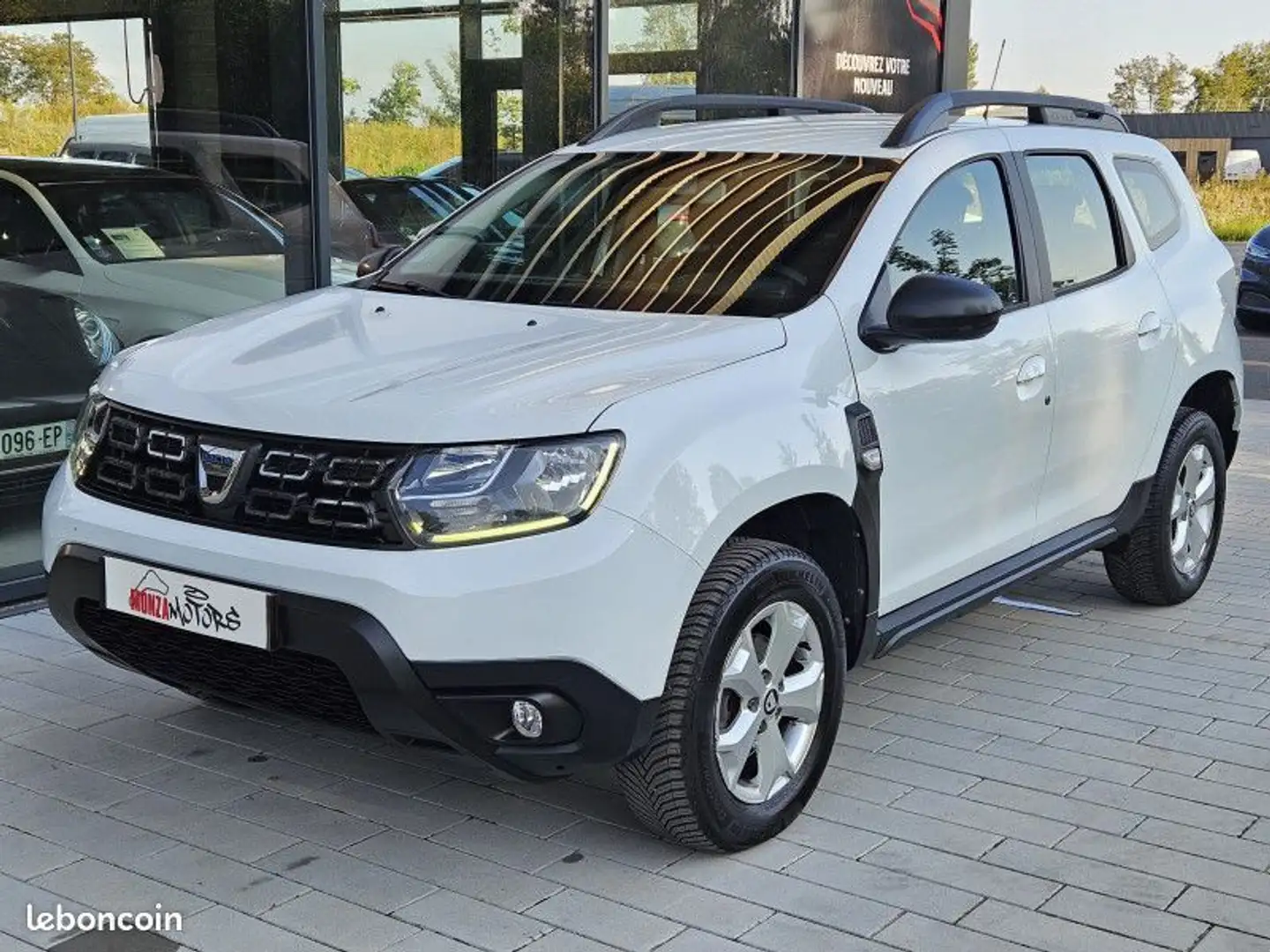 Dacia Duster 1.5 DCI 110CH CONFORT 4X2 EDC Blanc - 1