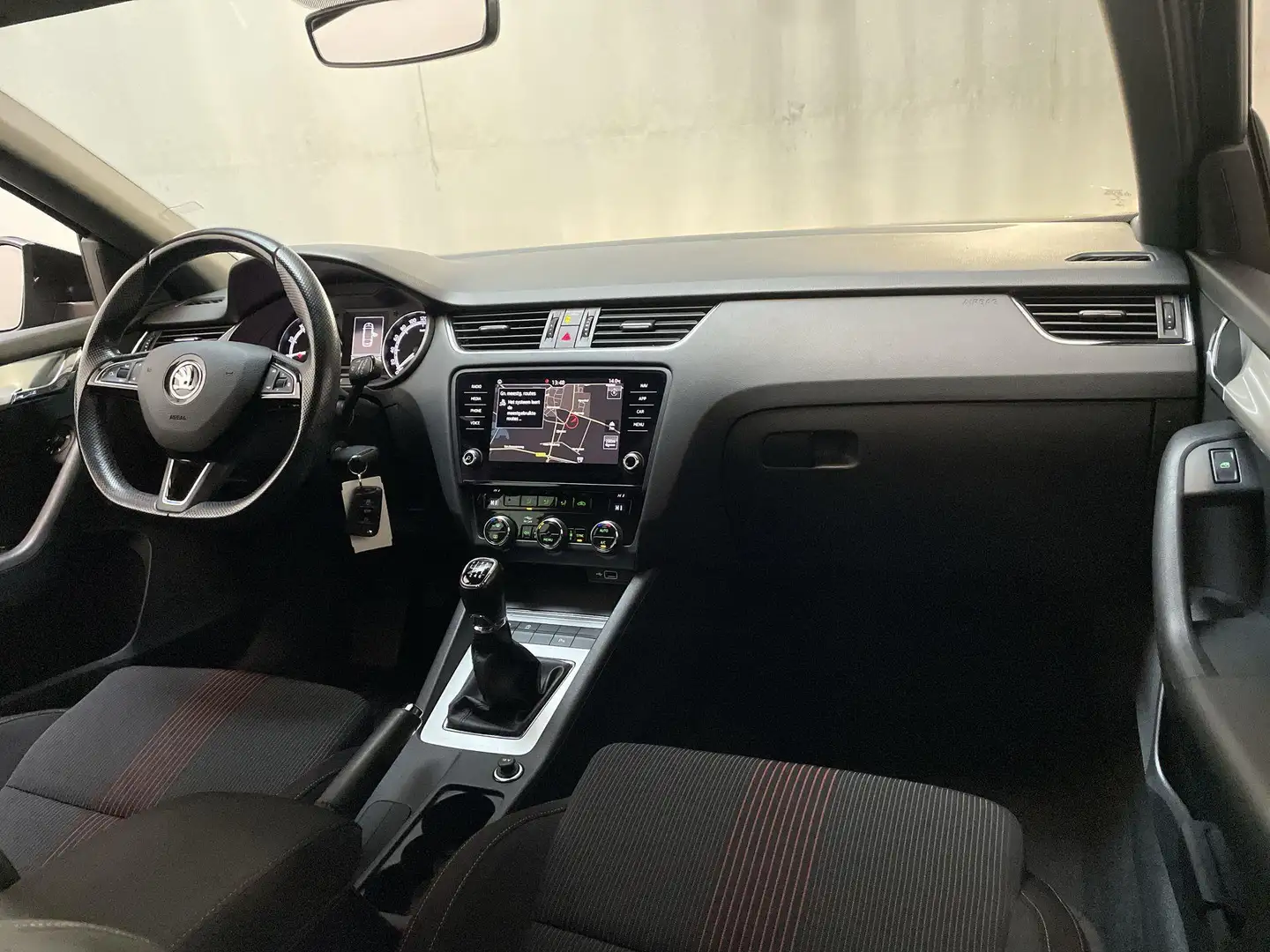 Skoda Octavia Combi 1.0 TSI Greentech Sport Business Navigatie P Grigio - 2