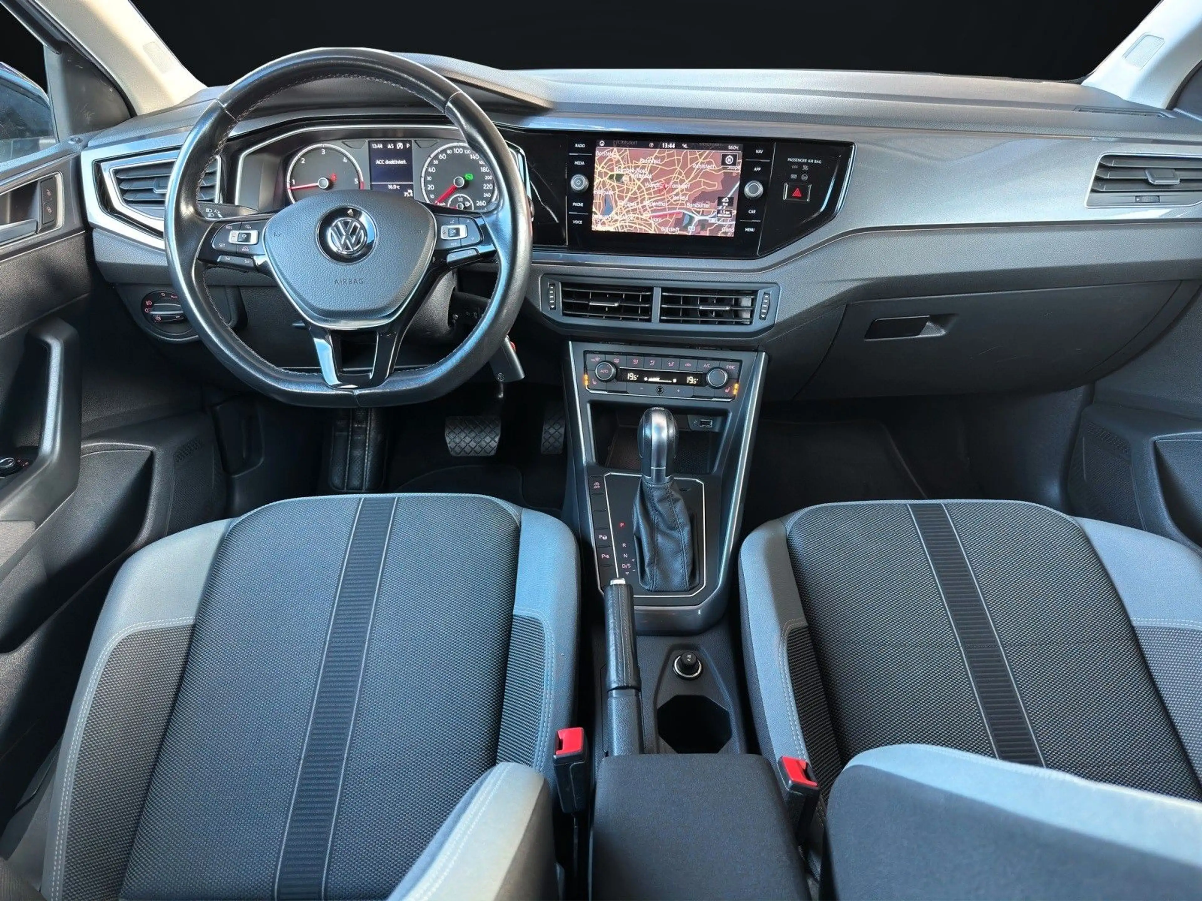 Volkswagen Polo VI 1,6 TDI HIGHLINE NAVI-KAMERA-LED-ACC-AHK — photo 9