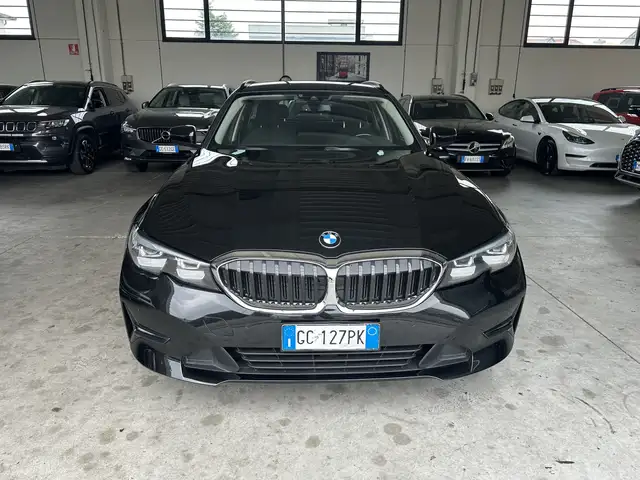 BMW 320 d Touring mhev 48V xdrive Business Advantage auto