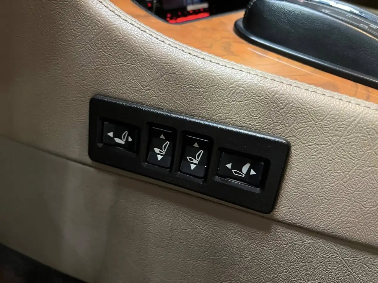 Jaguar XJ Berlina Automático de 4 Puertas, foto 8