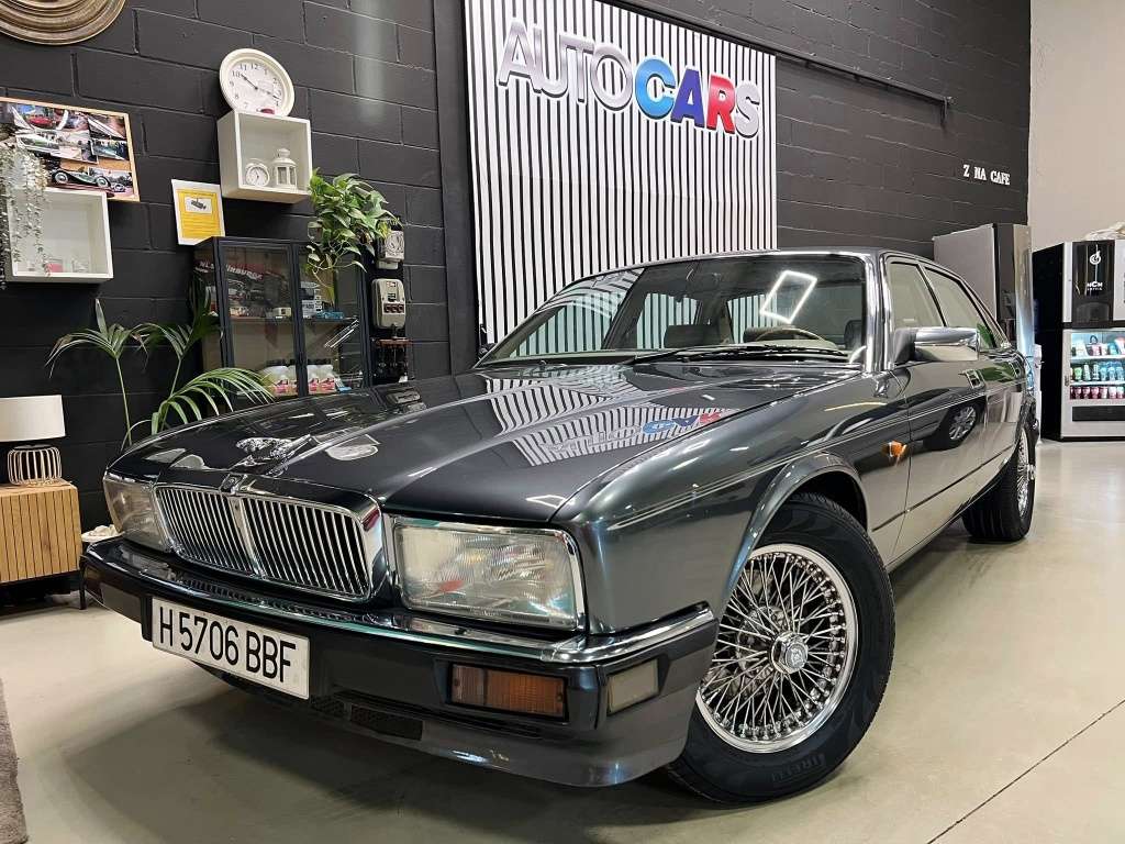 Jaguar XJ Berlina Automático de 4 Puertas - foto 1