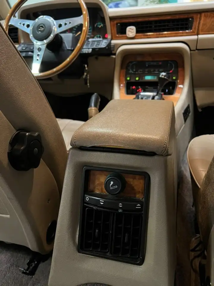 Jaguar XJ Berlina Automático de 4 Puertas, foto 7