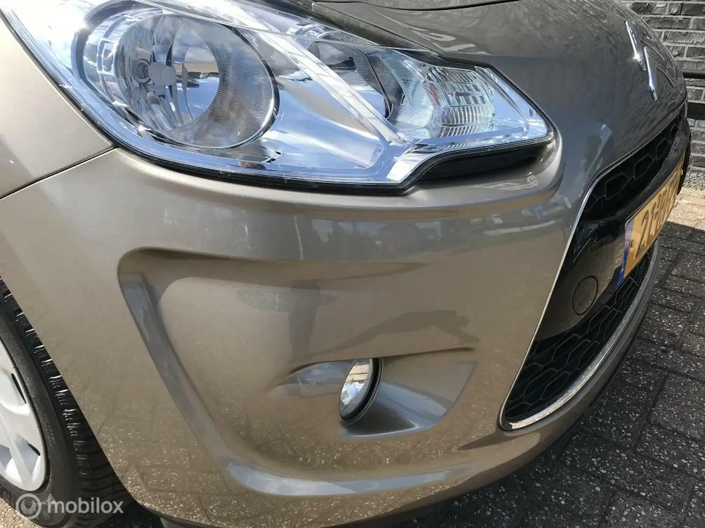 Citroen C3 1.6 HDiF Dynamique Beige - 2