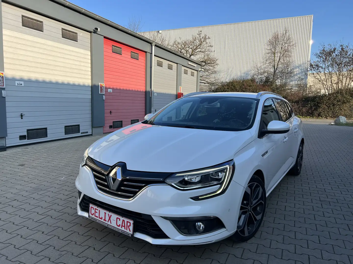 Renault Megane Life/Kamera+HeadupDisplay+Bose+LED+121KW Weiß - 1