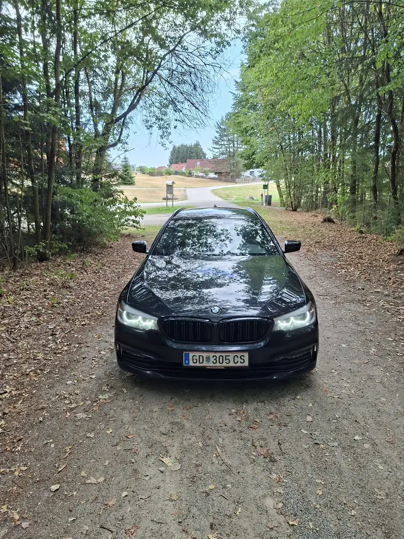 BMW 520 Sportline Model 2018 Schwarz - 1