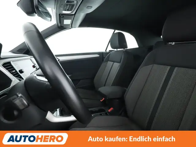 Volkswagen T-Roc view 10