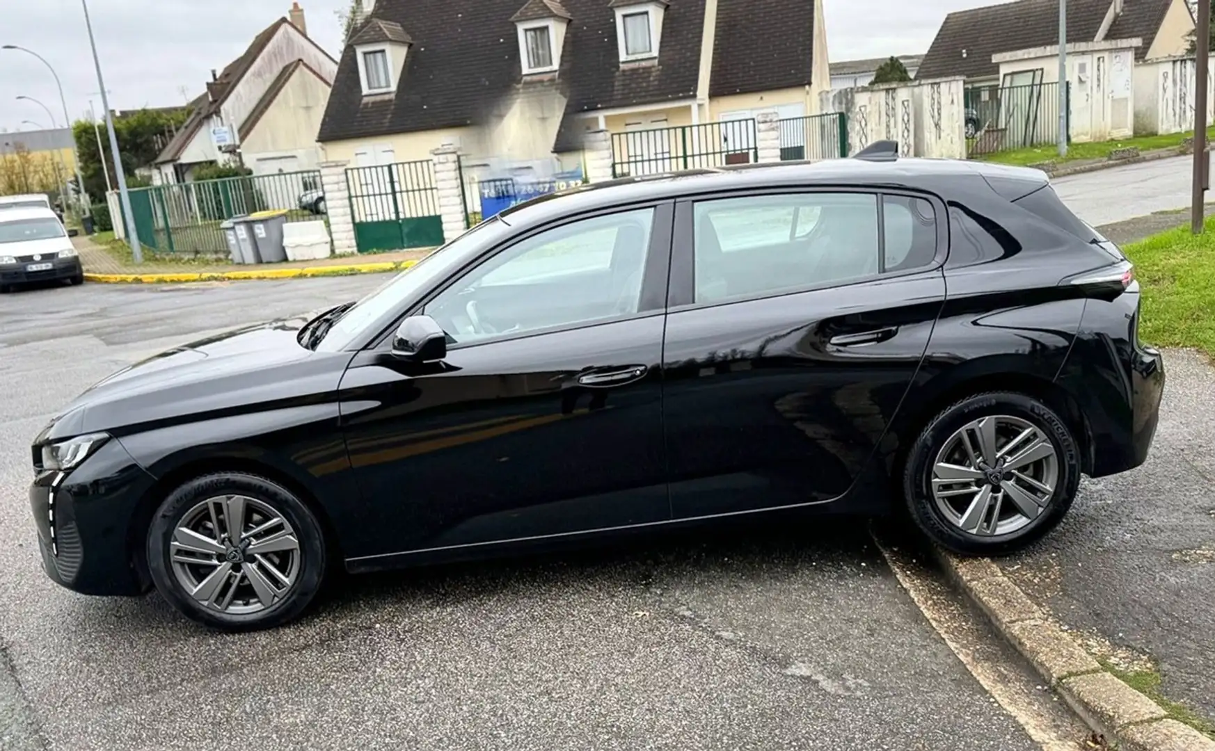 Peugeot 308 1.2 PT 130 CV EAT8 ACTIVE PACK 03/2024 14159HT ENTRETIEN A JOUR Schwarz - 2