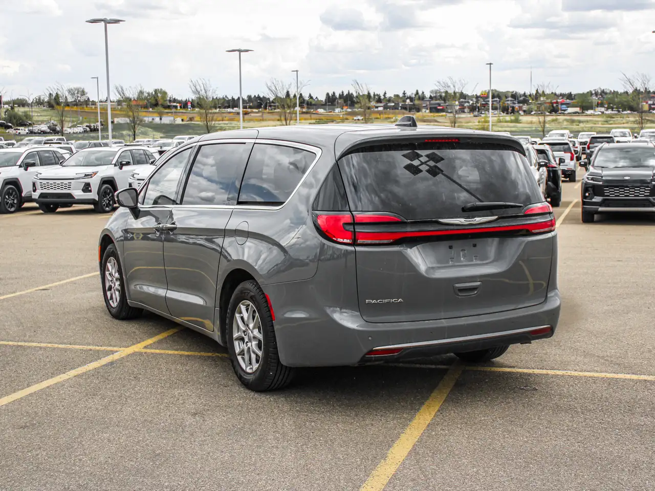 Chrysler Pacifica снимка Chrysler Pacifica