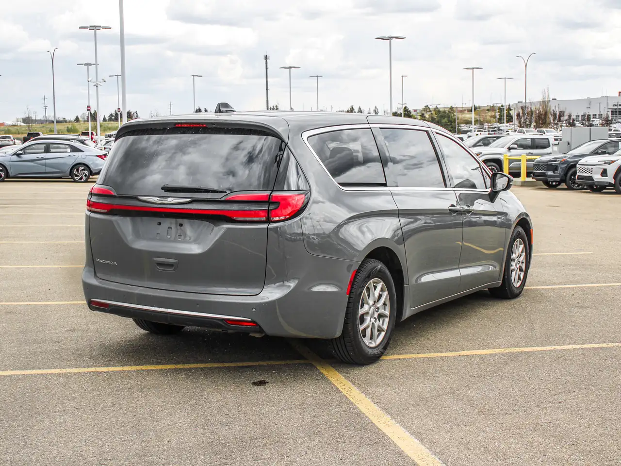 Chrysler Pacifica снимка Chrysler Pacifica