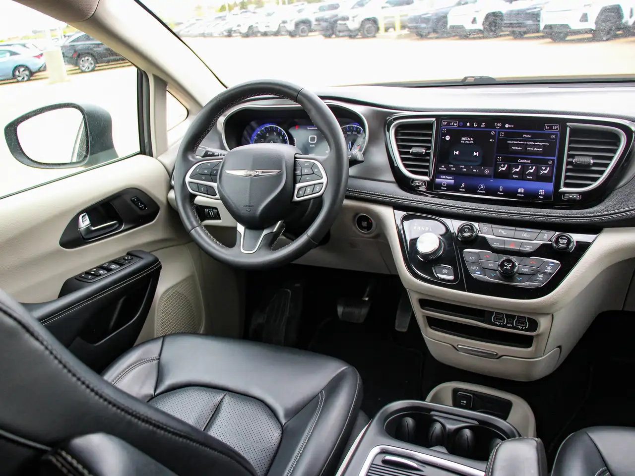 Chrysler Pacifica снимка Chrysler Pacifica