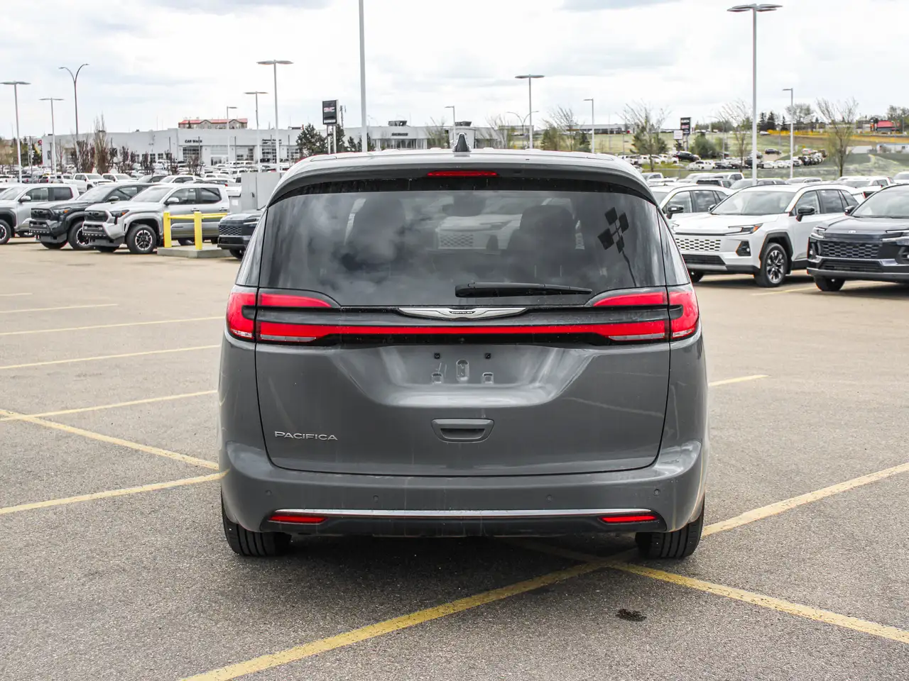 Chrysler Pacifica снимка Chrysler Pacifica