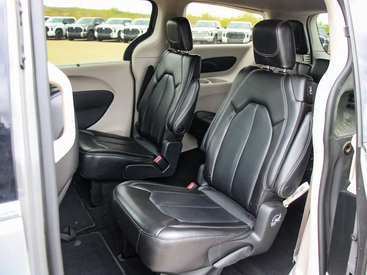 Chrysler Pacifica снимка Chrysler Pacifica