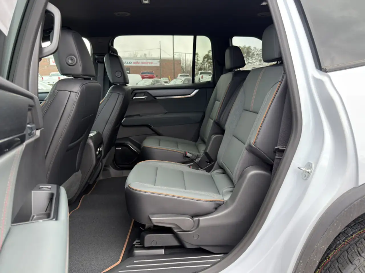 GMC Acadia снимка GMC Acadia