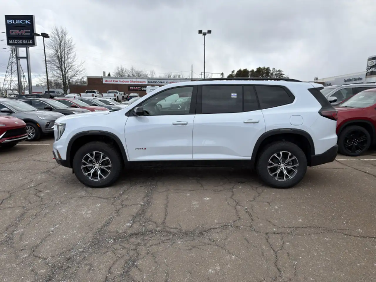GMC Acadia снимка GMC Acadia