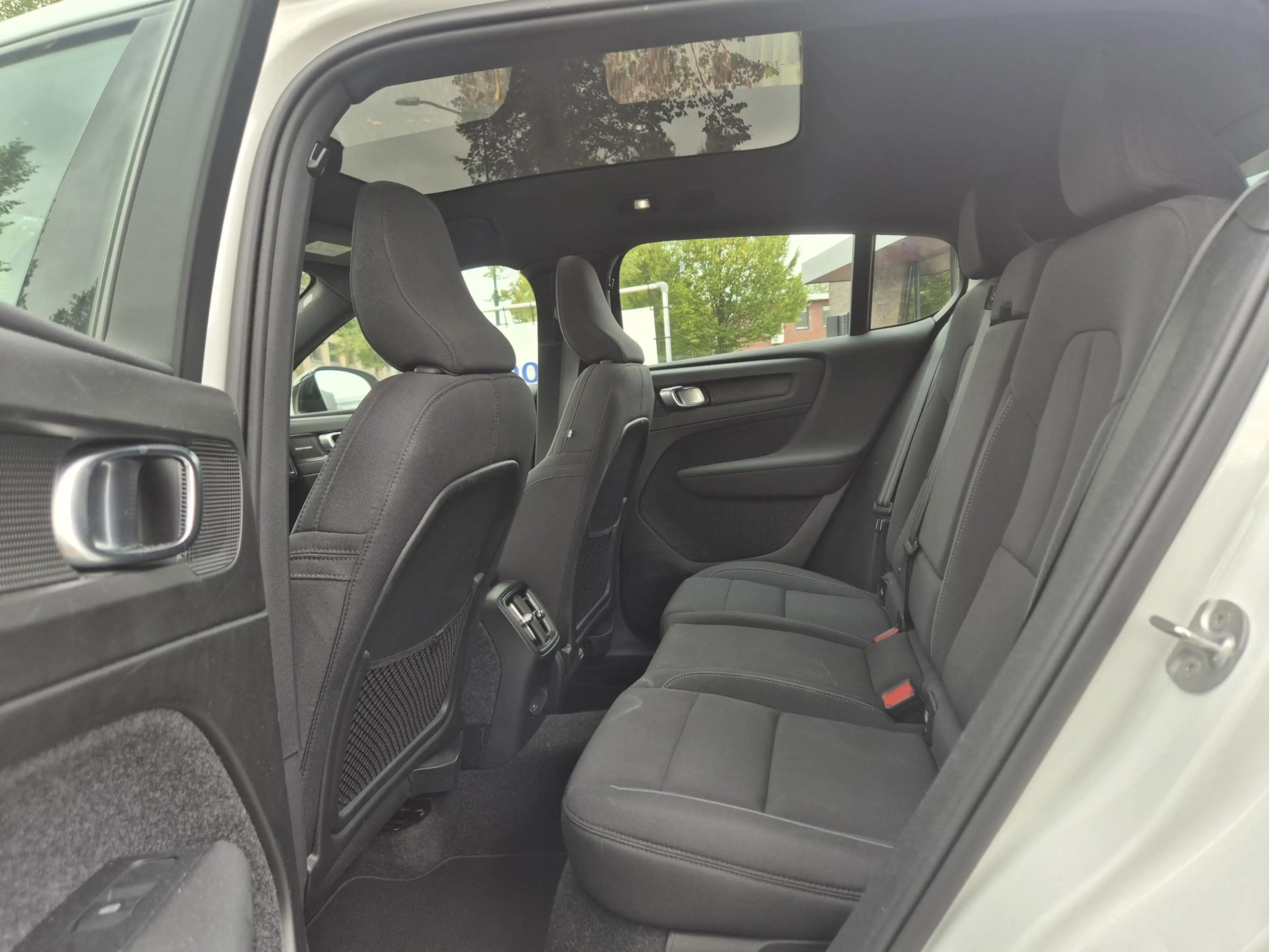 Volvo C40 Recharge Twin Ultimate 82 kWh AdaptiveCruise/BLIS/ — photo 6
