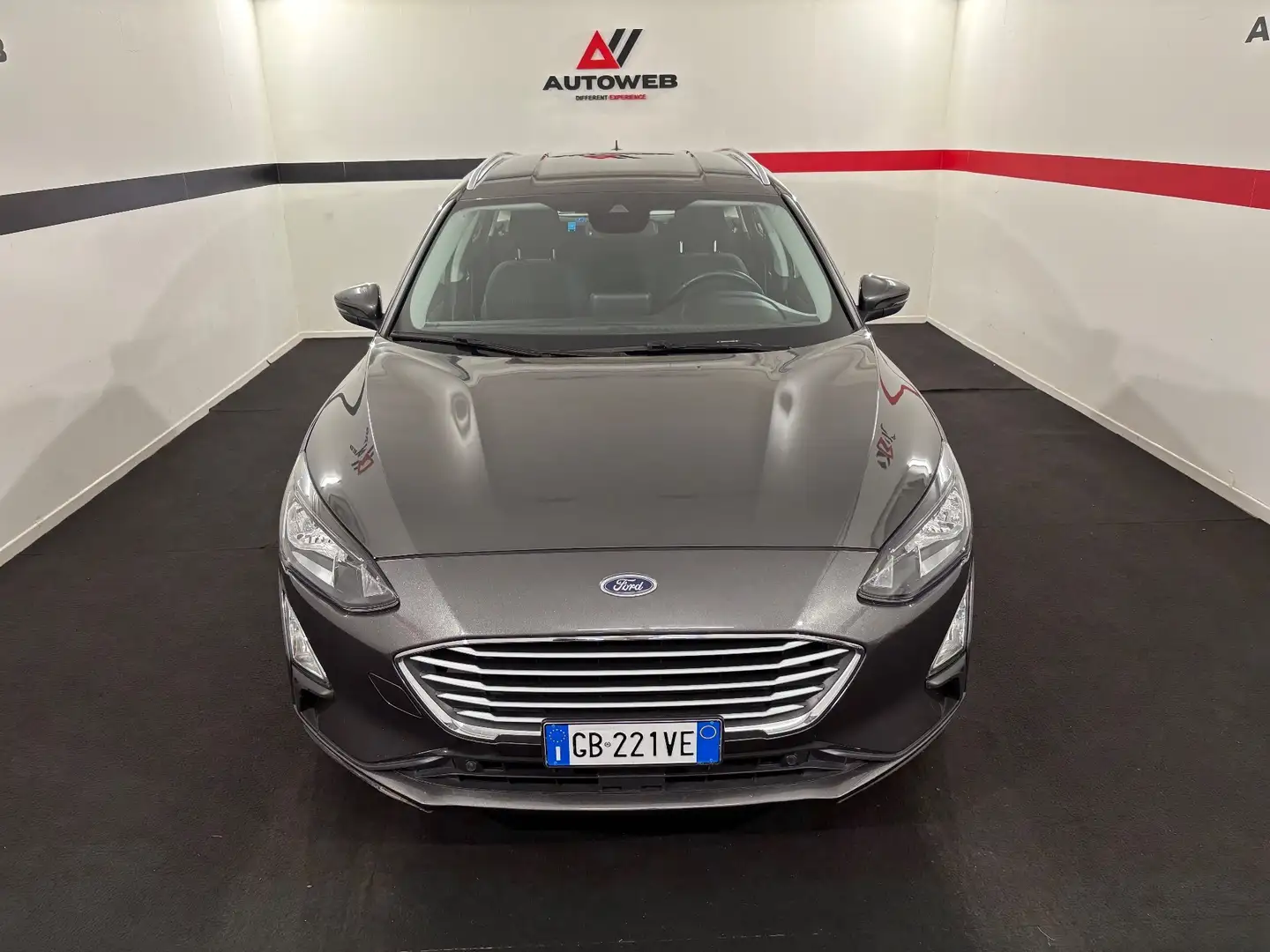 Ford Focus Focus 1.5 EcoBlue 120 CV automatico SW Design Co-P Grau - 2