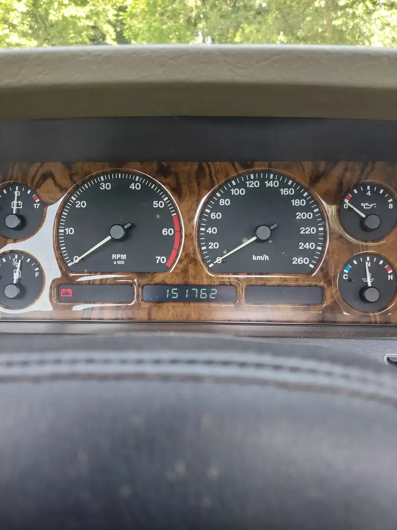 Jaguar XJ40 Gris - 1