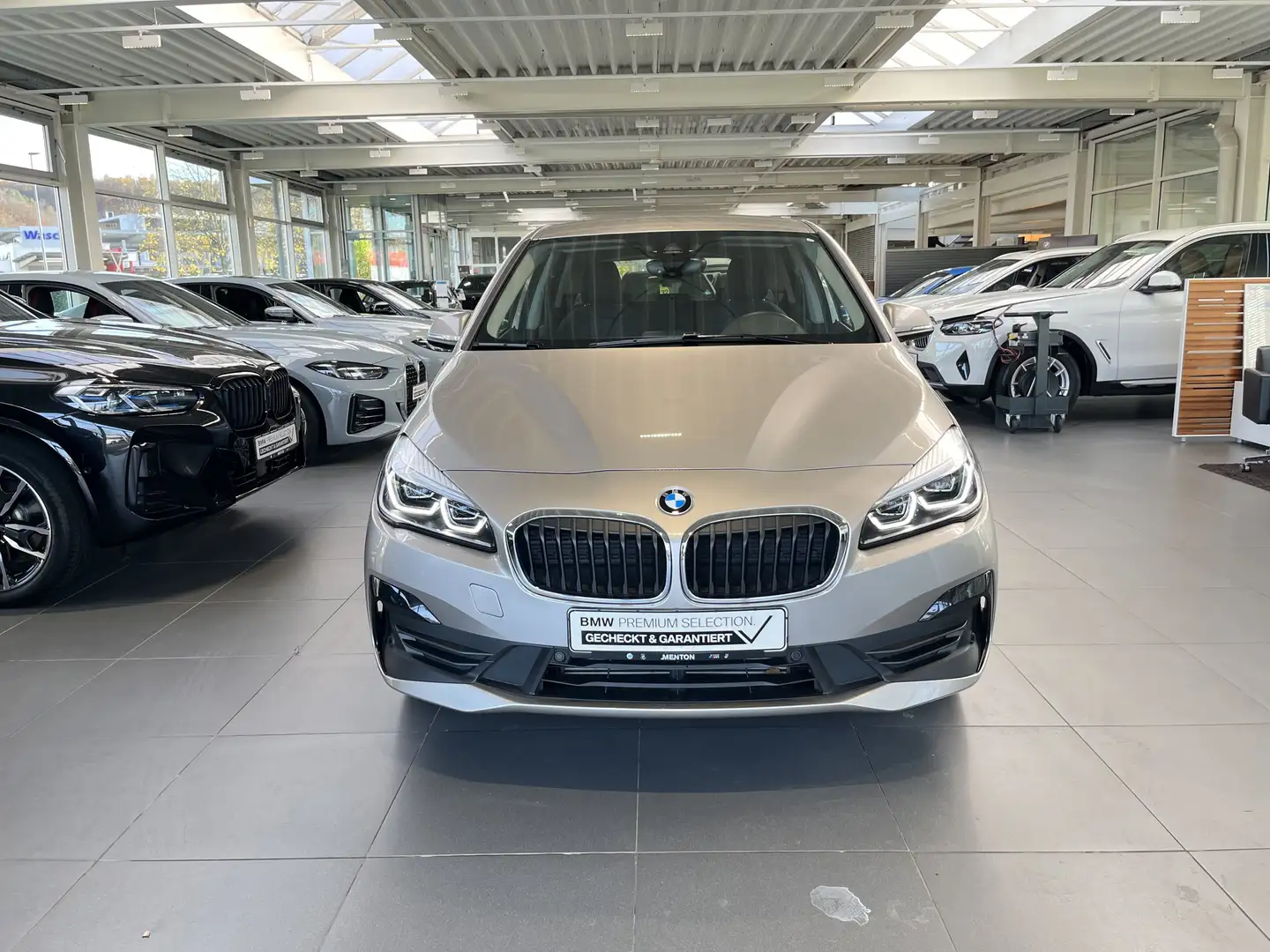 BMW 218 i Active Tourer Advantage/LED/Navi/PDC/aut.Heckkl. Beige - 2